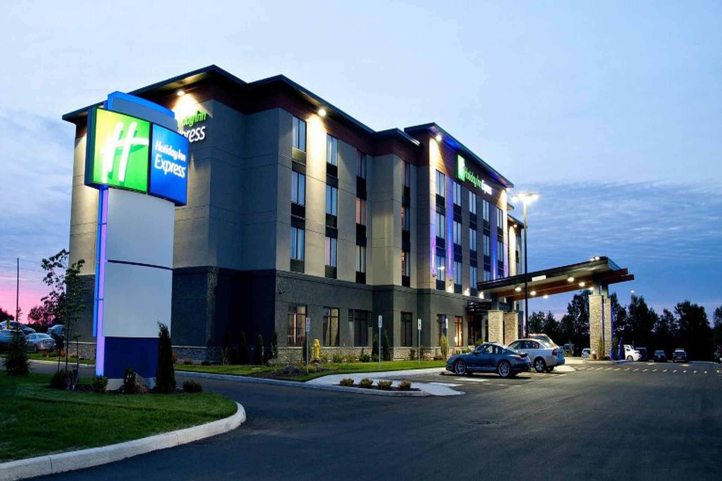 Holiday Inn Express Pembroke By Ihg Extérieur photo