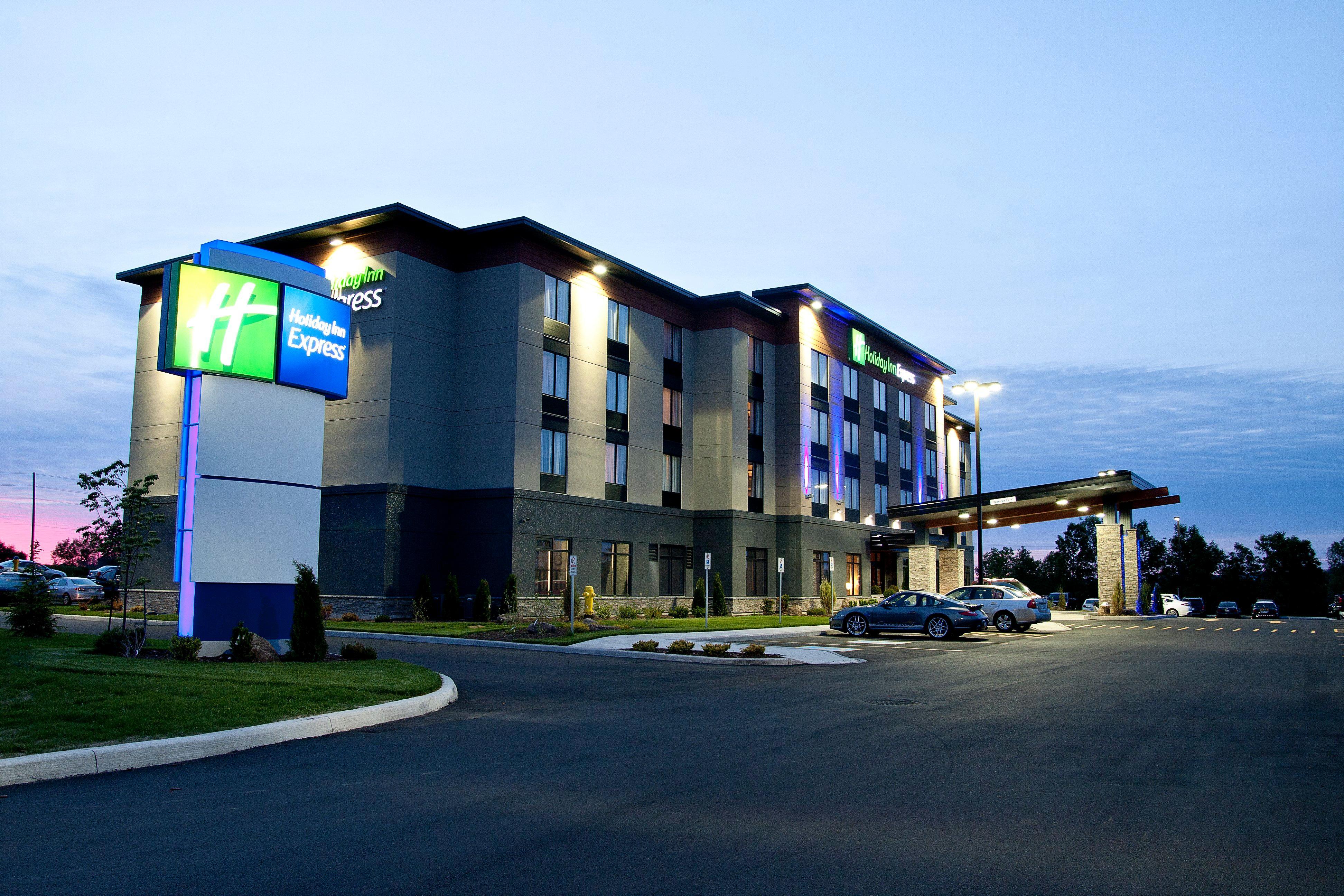 Holiday Inn Express Pembroke By Ihg Extérieur photo